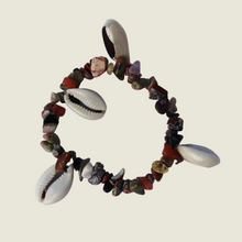 Load image into Gallery viewer, Cowrie bracelet
